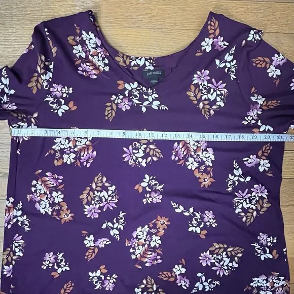 J Jill Wearever Collection Women V-neck Size L Floral Print Purple Top - Picture 5 of 8